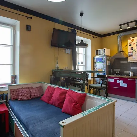 Hostel Trinity & Tours