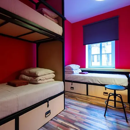 Hostel Trinity & Tours *