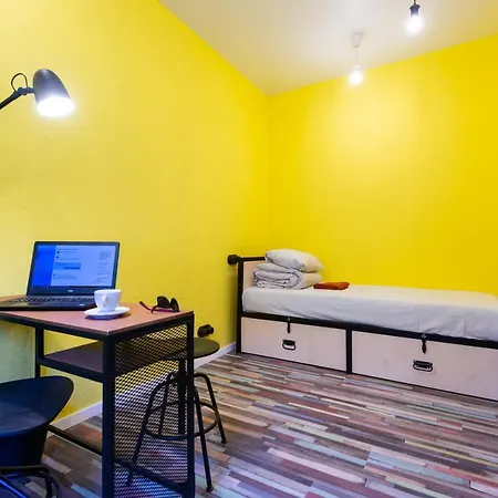 Hostel Trinity & Tours *